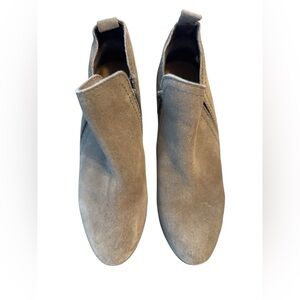 Diba Women's Tan Suede Ankle Boots